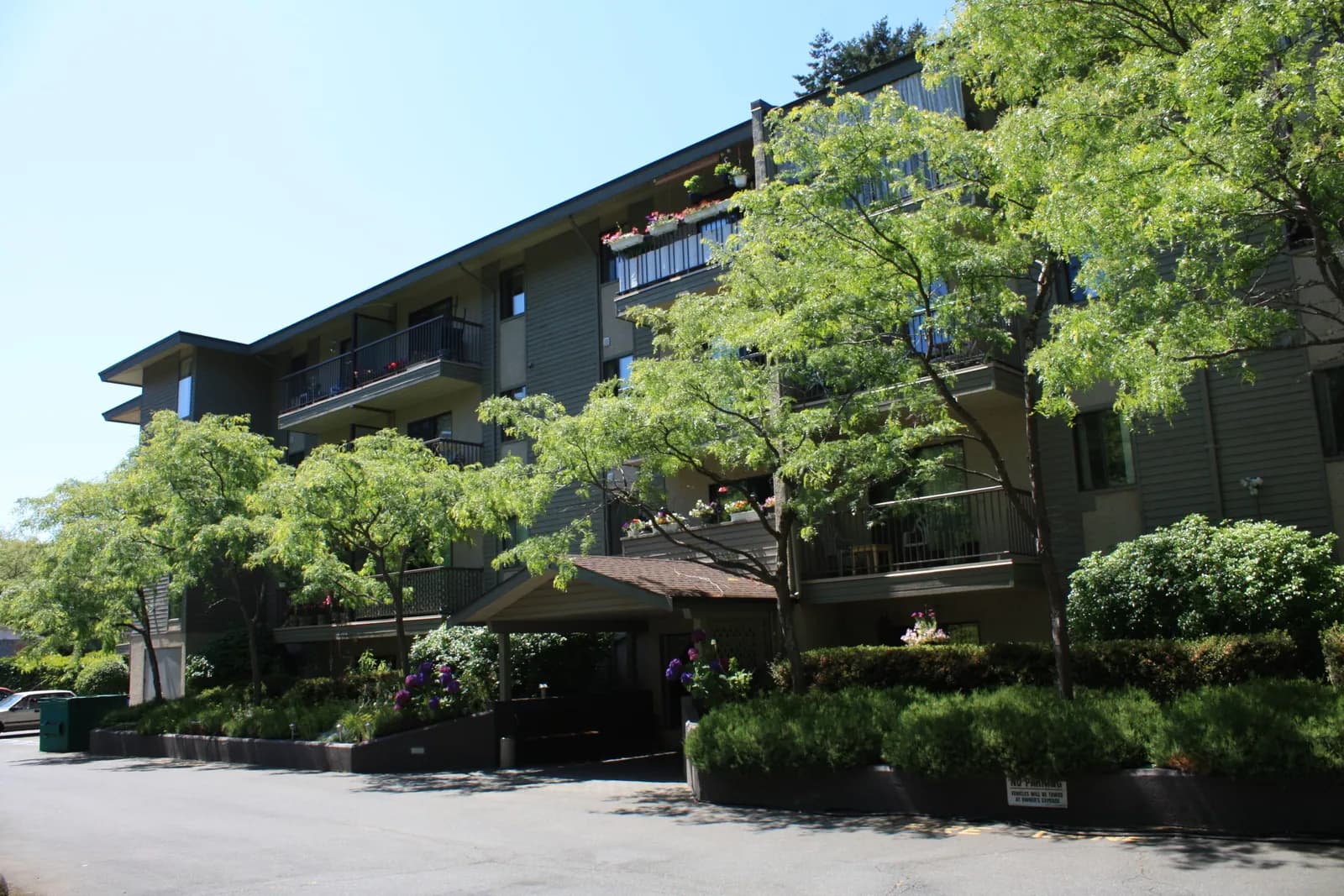 Colwood Lodge in Colwood